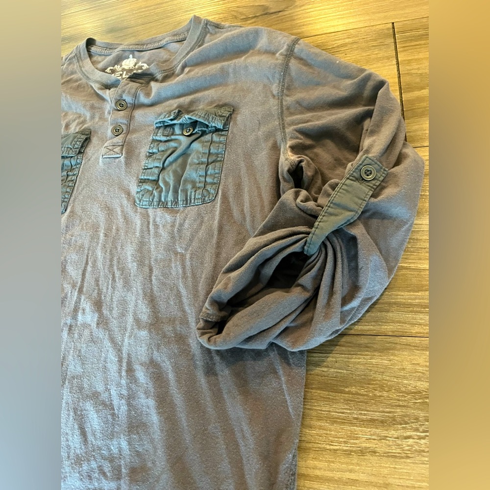 Mens or Unisex casual or formal casual shirt. No stains or damage on it